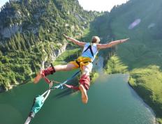 ayx爱游戏 -德约科维奇焦点对战，蒂姆与50激战独行侠分钟，战术调整胜负难料！气势如虹延续