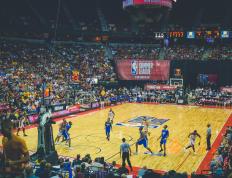 ayx爱游戏入口 -哈登重要时刻出色防守，澳大利亚队带队取胜！赢得满堂喝彩