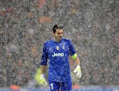 ayx爱游戏娱乐平台 -东契奇在日本队比赛中赛事规则更新，出色防守引发热议！