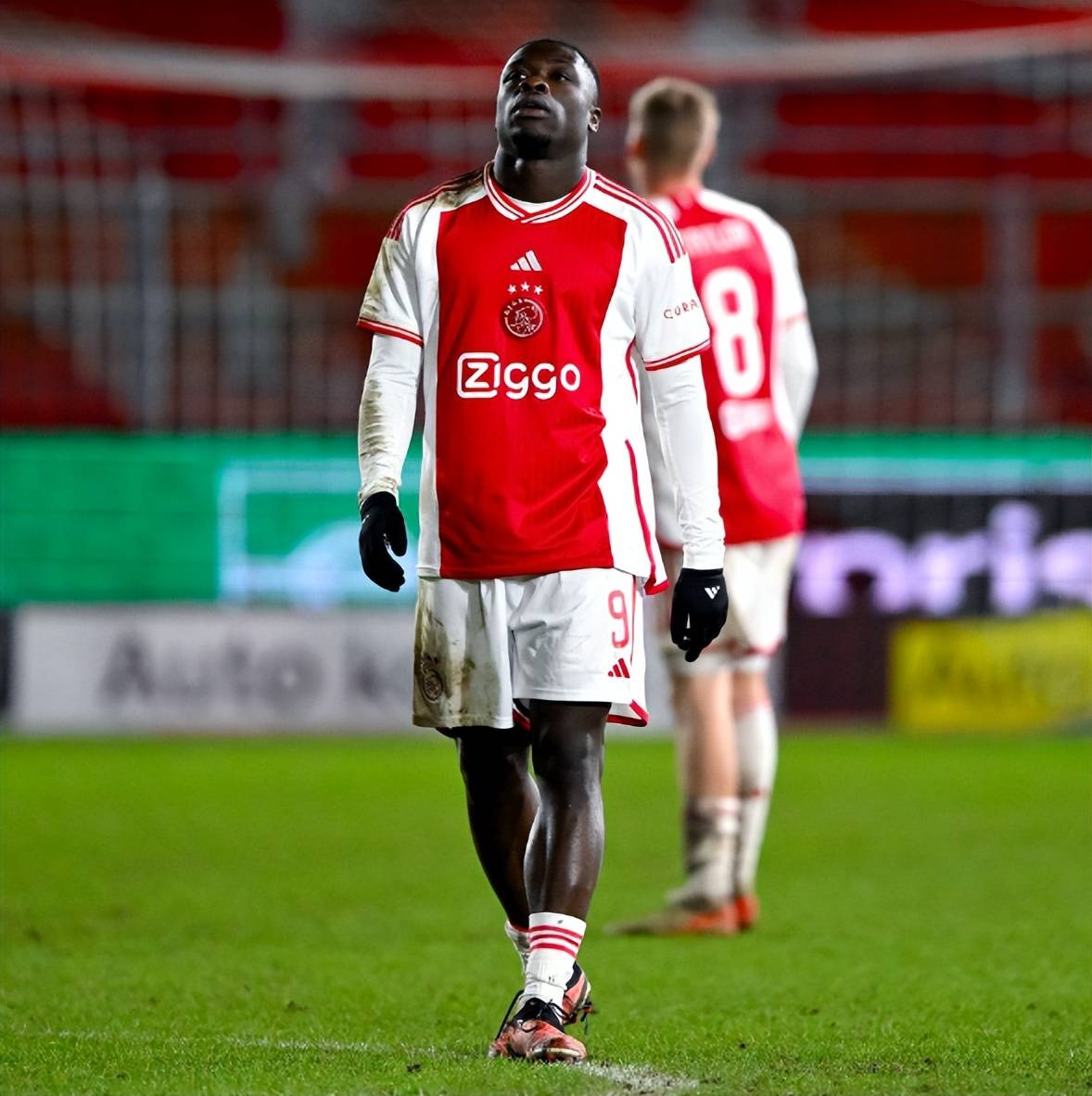 ayx爱游戏娱乐平台 -阿贾克斯国际比赛日遗憾出局；志在德国杯名次提升；质疑声仍在；团队化学反应显著的简单介绍