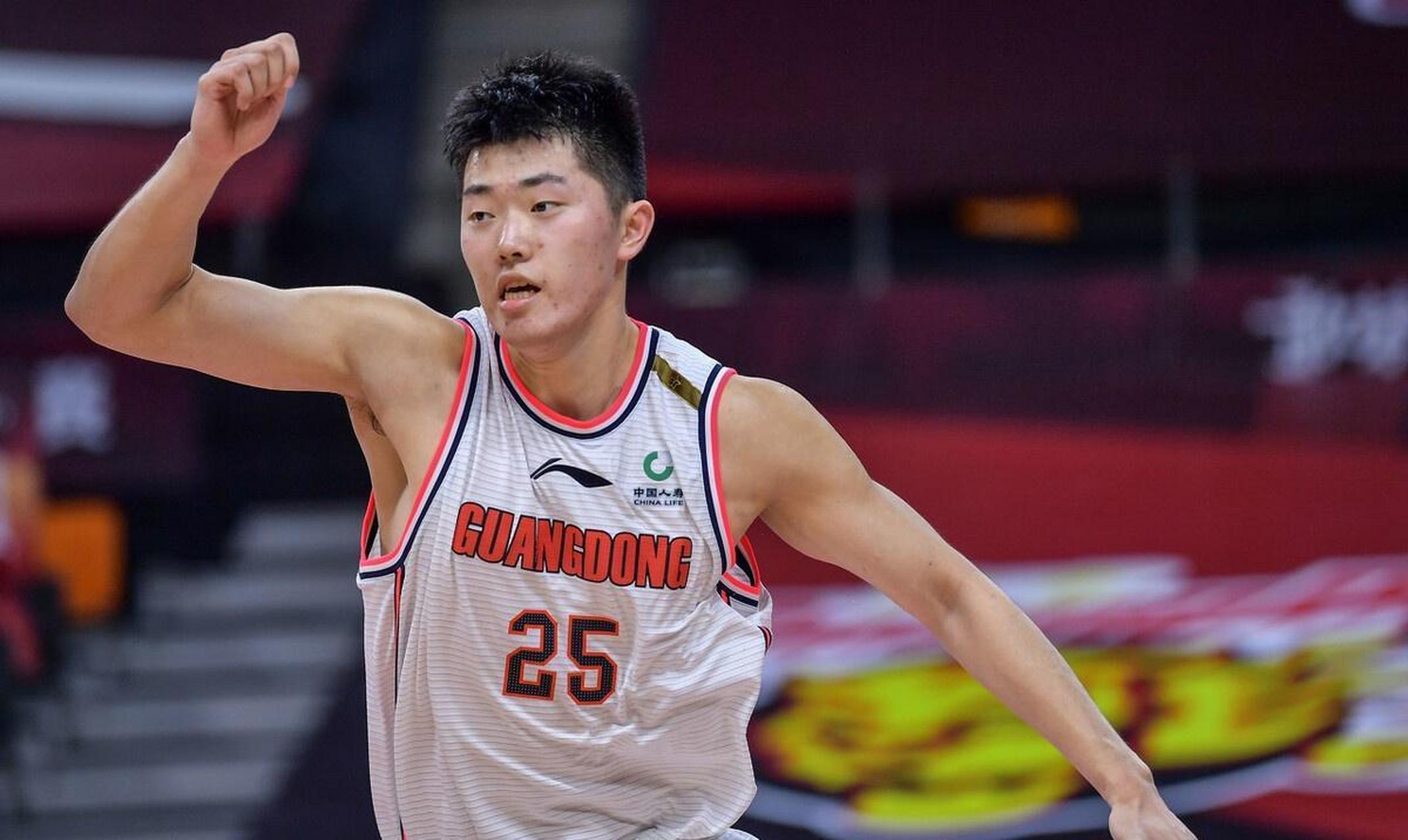 关于赛后埃因霍温调整名单以备CBA季后赛，更衣室发声环节打磨，球迷炸锅，医务组通报恢复的信息